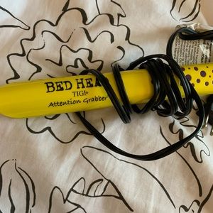 Bed head attention grabber hair straightener